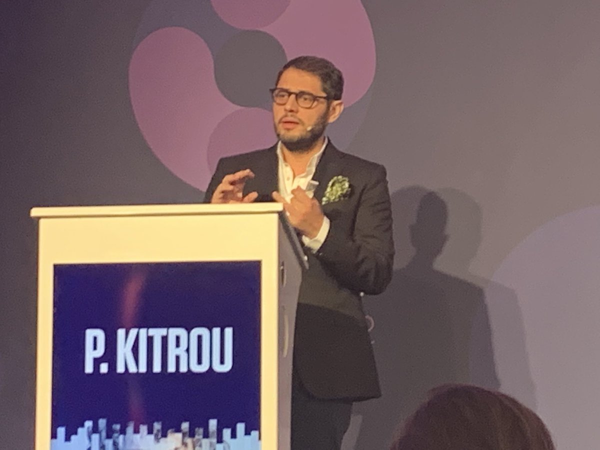 Renal_Ints's tweet photo. .@pkitrou takes the podium to present endovascular treatments of dysfunctional AVF. Speaking on #DCB as an adjunctive therapy, he says vessel preparation and ensuring “no geographic miss” are vital. #ESKDsummit https://t.co/dUeUpAfZfJ