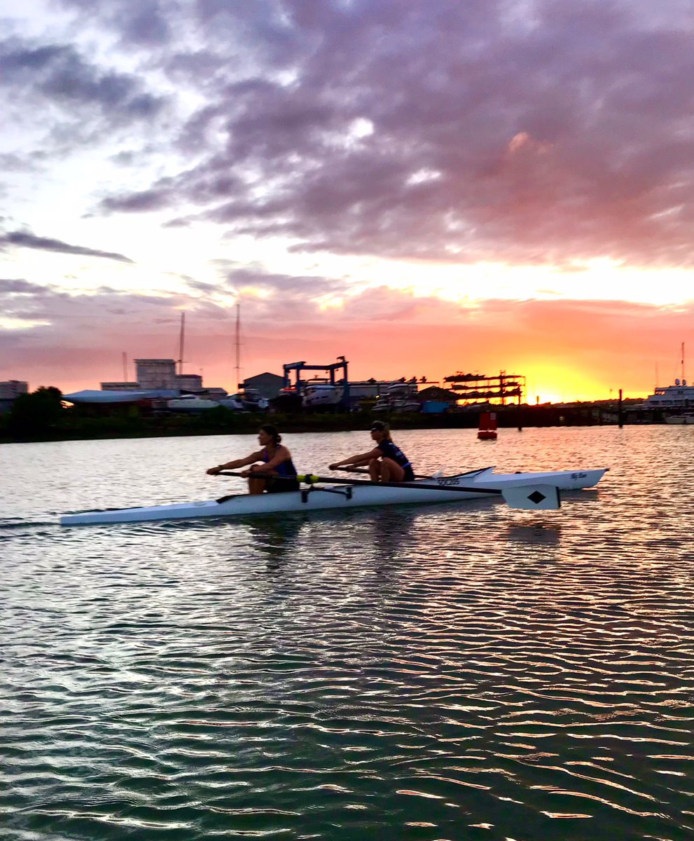 coaliesrowing's tweet photo. Sunsets one of the advantages to rowing throughout the summer. More support could see us deliver this experience to more city residents. @LoveRowing_BRCF @BritishRowing @southampton2025 #so25 #makeitso @DCMS Get in contact if you want to try rowing. Photo: Alan Booth https://t.co/rFr4Ue9BXh