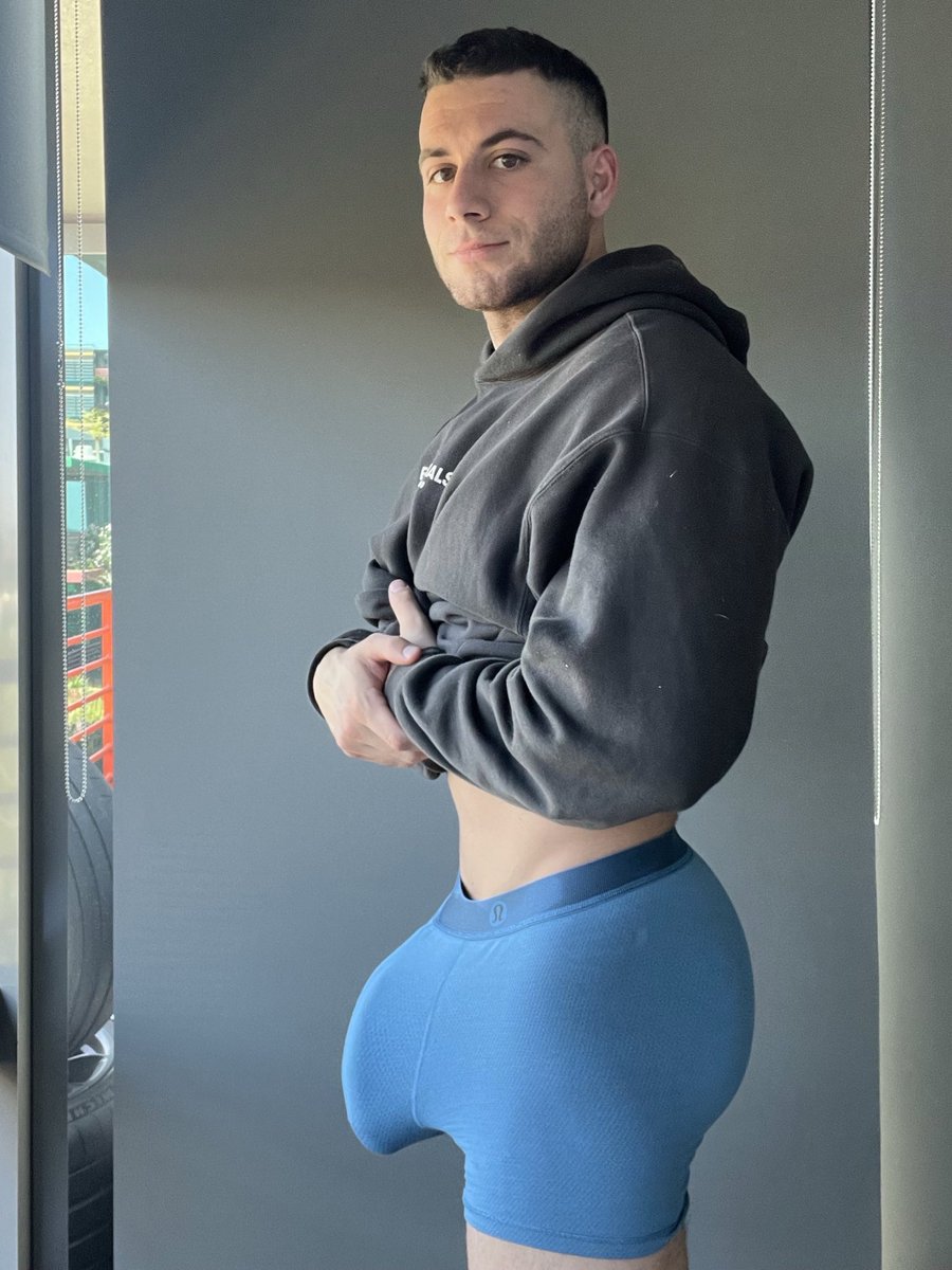 Oh — what‘cha lookin‘ at?