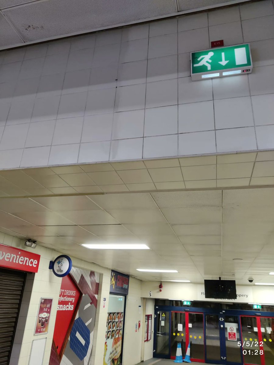 PhoenixPCC1's tweet photo. TILED WALL CLEANS
Sometimes a deep clean is required and falls outside the remit of your daily cleaning team.
To discuss your specific cleaning requirements email office@phoenixcleaningcompany.co.uk
#deepcleans #highlevelcleaning #pcc #phoenixcleaningcompany https://t.co/9glvoWZkYW