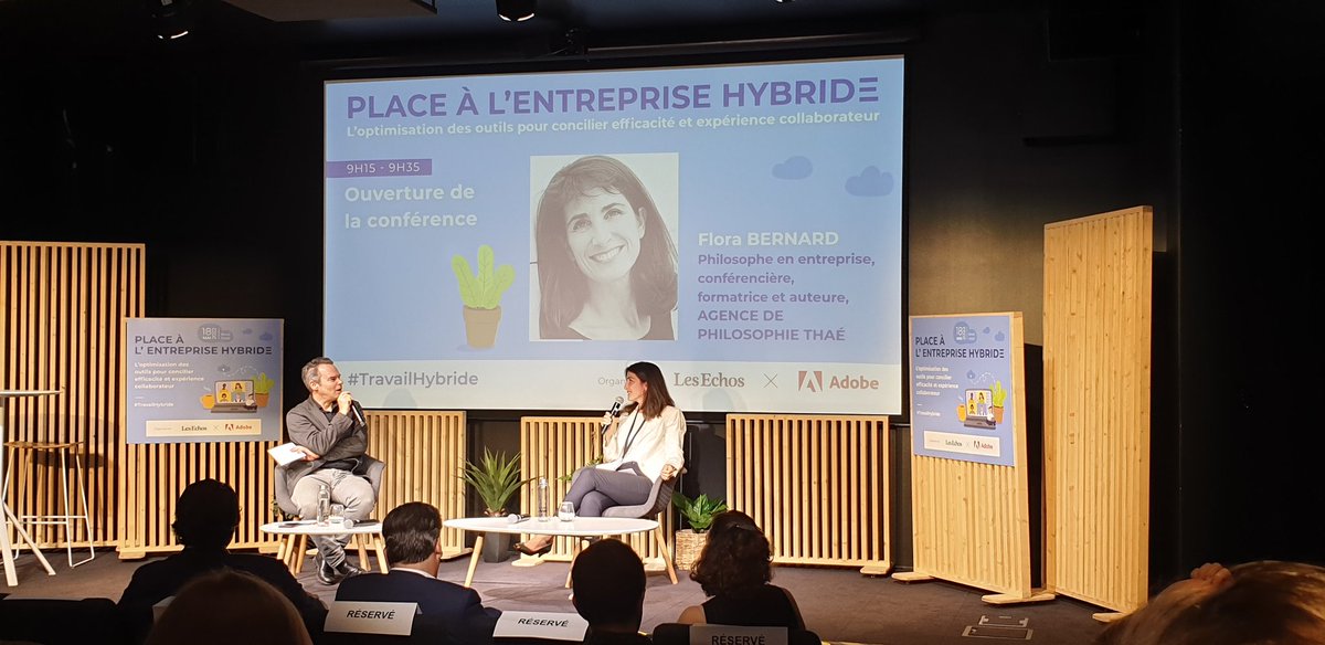 Artify_fr's tweet photo. [Conférence "Place à l'entreprise hybride"] 
La philosophe Flora Bernard explore les limites du travail hybride.
Le télétravail peut générer une perte de sens. La présence physique, elle, crée de l'énergie.

@LesEchos @AdobeFrance
#travailhybride #conference https://t.co/lxxIJP9Yic