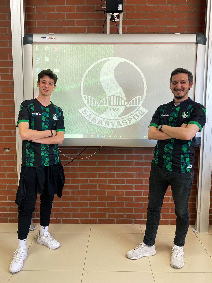 Hep böyle öğrencilerim olsun istemiştim, çok şükür💚🖤 
#Sakaryaspor