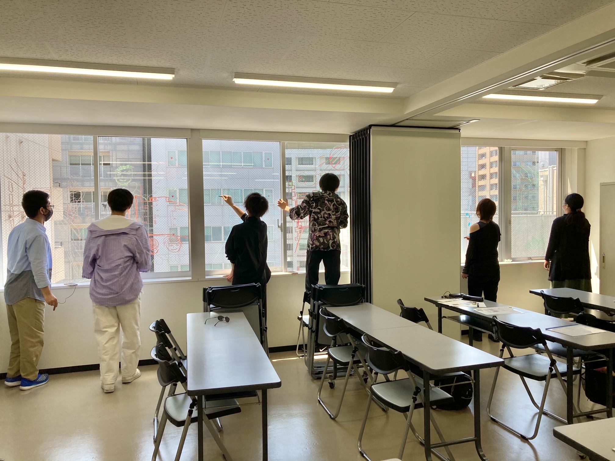Tech C Nagoya名古屋デザイン テクノロジー専門学校 教室から楽しそうな声が 覗いてみると 窓にラクガキっ ではなく パースの勉強中でした 今年の1年生 上手し イラスト デザイン 名古屋 専門学校 T Co Nfaejs0i2l Twitter Tech C Nagoya名古屋デザイン テクノロジー専門学校 教室から楽しそうな声が 覗いてみると 窓にラクガキっ ではなく パースの勉強中でした 今年の1年生 上手し イラスト デザイン 名古屋 専門学校 T Co Nfaejs0i2l Twitter