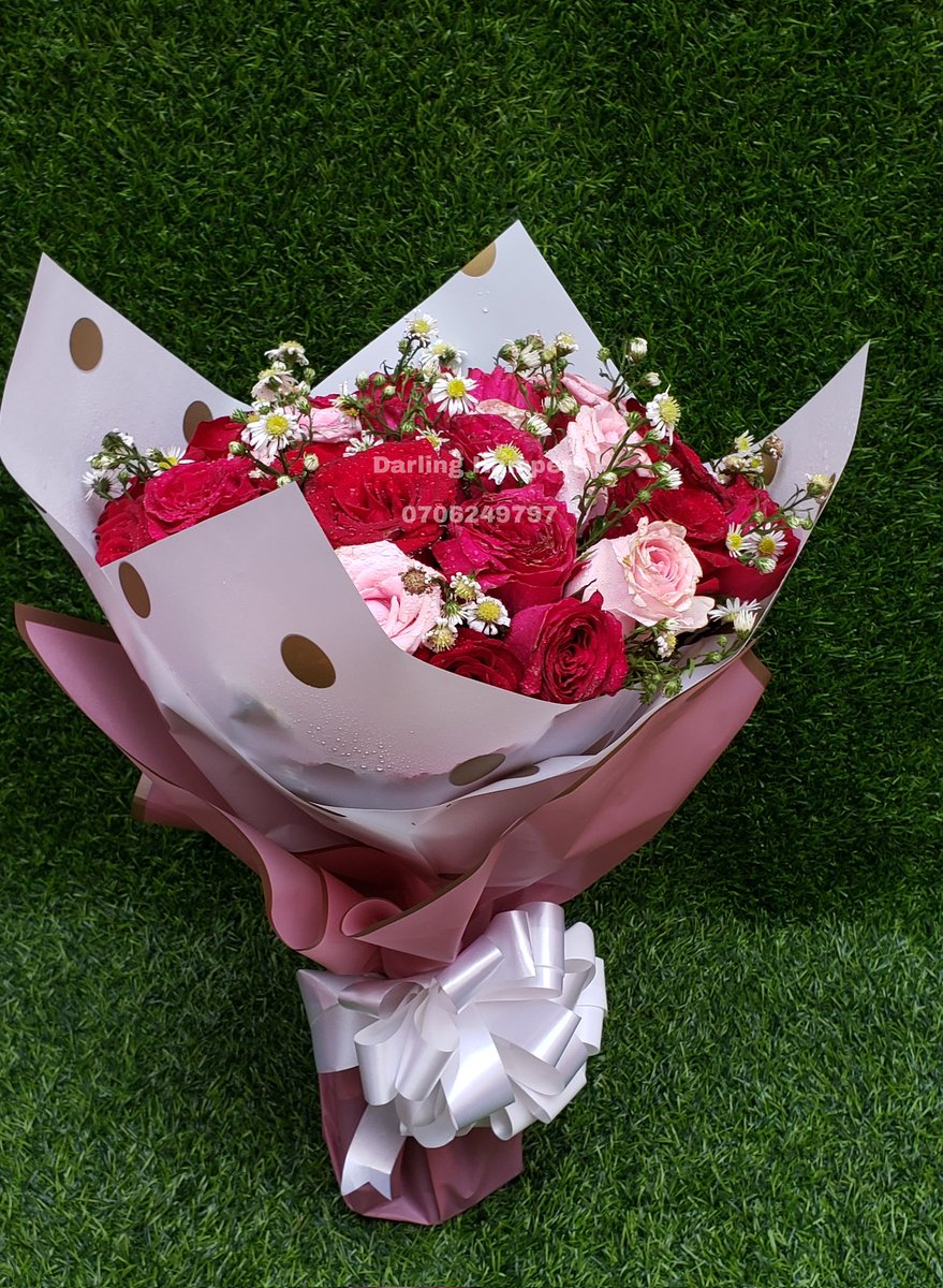 cakes_darling's tweet photo. Hampers World 
We perfect your emotions ❤ 
Call us on 0706249797 https://t.co/LR4HOtMwK8