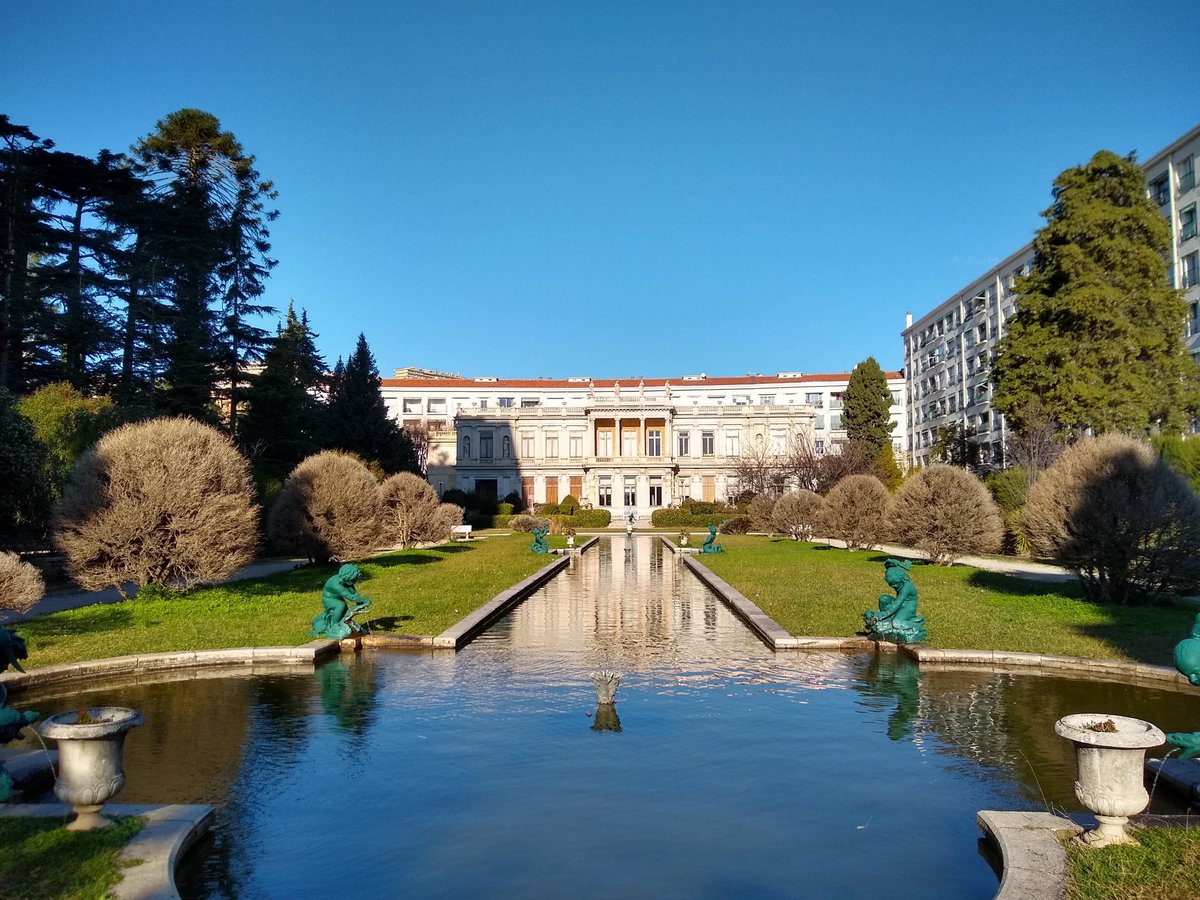 jeanneoliver's tweet photo. @nomadicmatt Villa les Palmiers in West Nice. Also called the Palais du Marbre for the tons of Italian marble that decorate the interior and the splendid gardens. #niceuncovered https://t.co/qO66CFUpzO