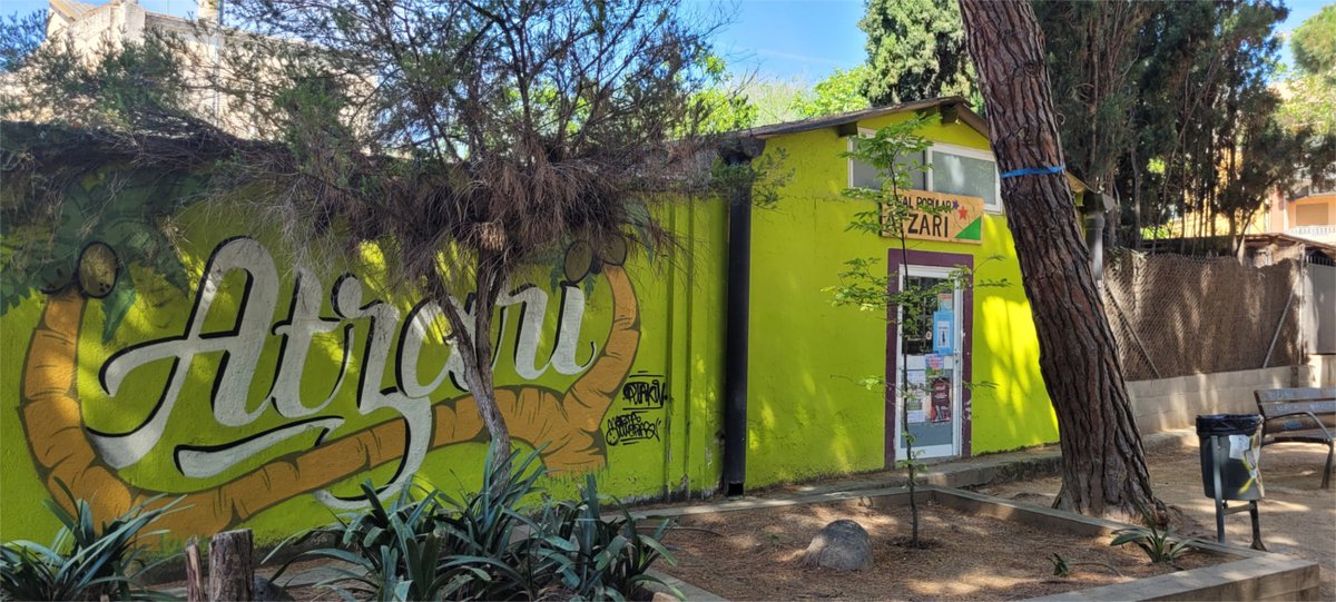 Dissabte vam ser al 10è aniversari de <a href="/cpatzari/">Casal Popular Atzari</a> , un espai imprescindible en un poble tan deficitari quant a infraestructures i  equipaments socials i culturals #vilassardemar En <a href="/Luard_/">Luard</a> i la <a href="/juliajul23/">Júlia Suriol Corbera</a> ens en parlen revistamirades.cat/2022/05/17/ani…
youtu.be/n1wOWxWBpLk