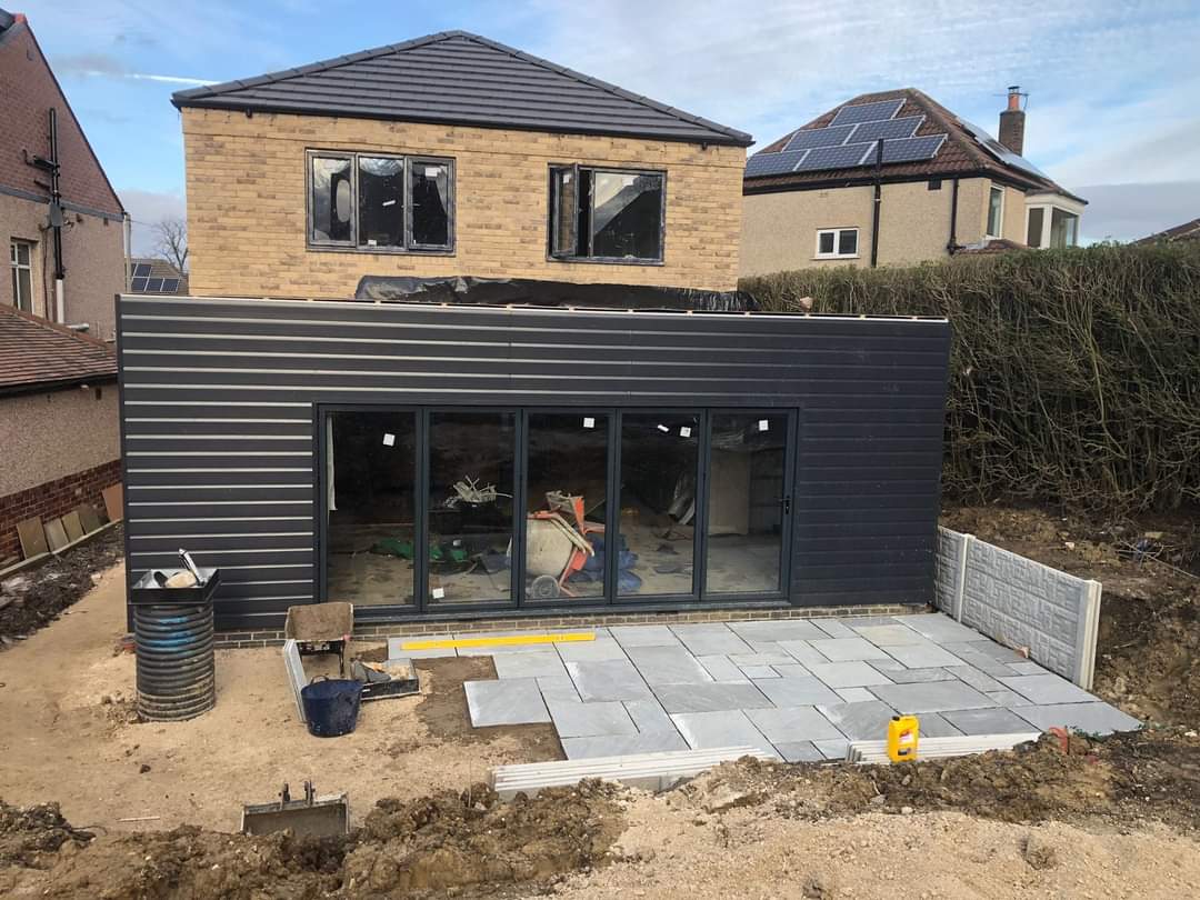 EstatesLmh's tweet photo. Some before and after shots 📷 

Our team have worked tirelessly over the past few months to get the exact result our customer wanted 😍 

You won't find a better bespoke builder than us in Yorkshire 🏗🧱🏠

#sheffieldissuper
#groundworks 
#Bespoke 
#builders https://t.co/dVE33IziMq