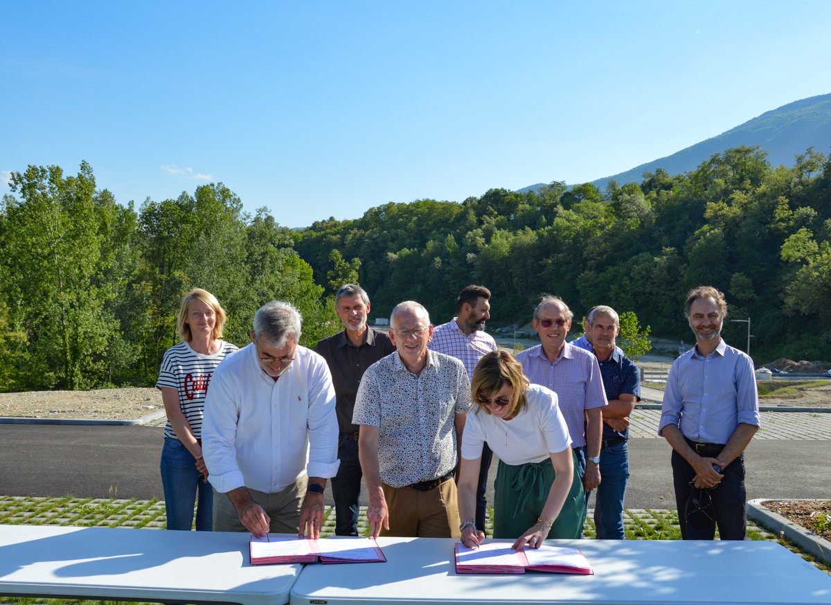 Éco hameau des Granges : réhabilitation d’une friche industrielle sur 17 hectares, valorisation de la biodiversité, 550 logements. Renouvellement des conventions de partenariat entre la ville de La Motte-Servolex, la SPLS, <a href="/opacsavoie/">OPAC SAVOIE</a> <a href="/savoisiennehab/">Savoisienne Habitat</a>