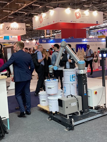 UR_France's tweet photo. Aujourd'hui c'est la 2e journée du Salon Global Industrie (@Salon_GI) ! Vous pouvez toujours nous rendre visite au stand 5C41. Notre équipe se fera un plaisir de vous accueillir 🦾🤖
N'oubliez pas de réserver votre PASS d'entrée à l'événement via ce lien 👉https://t.co/XQGFKilxzr https://t.co/95NUB4ohuO