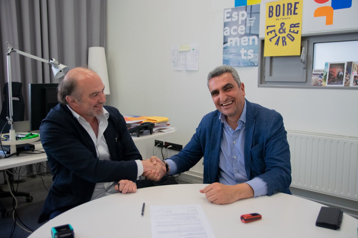 lacitedudesign's tweet image. 🇫🇷 🇲🇦 Dans le cadre de la #BiennaleDesign2022, qui met à l&apos;honneur le continent Africain, une convention de partenariat a été signée entre Eric Jourdan, Directeur de l&apos;Ecole supérieure d&apos;art et design de Saint-Étienne, et Hicham Lahlou, Co-Fondateur de l&apos;Africa Design Academy.