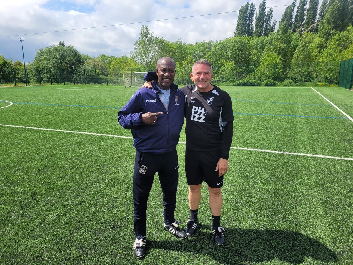 WALKING FOOTBALL/ We had a great treat @CoventrySphinx this week as legends Dave Bennet and Dave Phillips laced up for the session. Smiles on all the faces of our weekly participants playing alongside their Heros. @ArcherBassett For enquiries 📧 Shaun.Pierce@sbitc.org.uk
