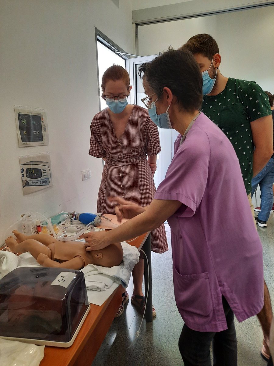 EstrellaVallet3's tweet photo. @HospitalSantPau Jornada RCP Neonatal SEEN/22. Fent equip.
@PediatriaSPau @DonaSantpau https://t.co/uNDDWOt0TX