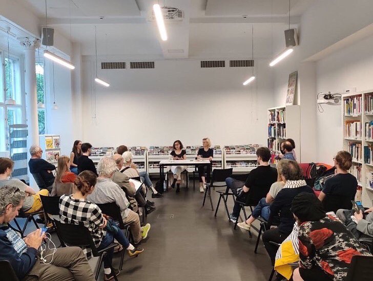 Réunion publique avec Asma Rharmaoui-Claquin et Mathilde Ollivier à Vienne.