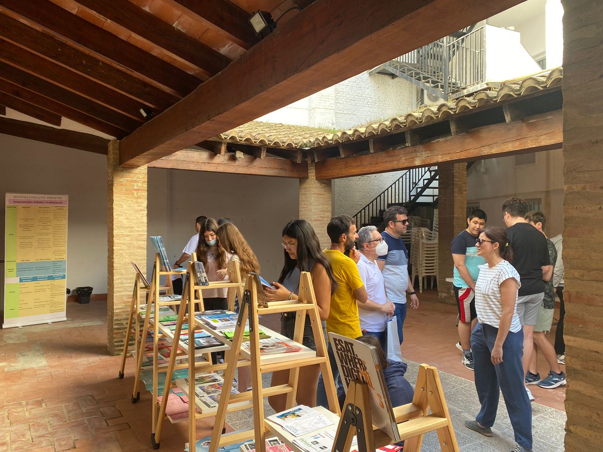 grupotot's tweet photo. Ací teniu algunes imatges de la Fira orientat a Castelló.
Fins la pròxima!!!
@CastelloAjunt
#orientat #orientacio #firaorientat https://t.co/UqqdZ99VpZ