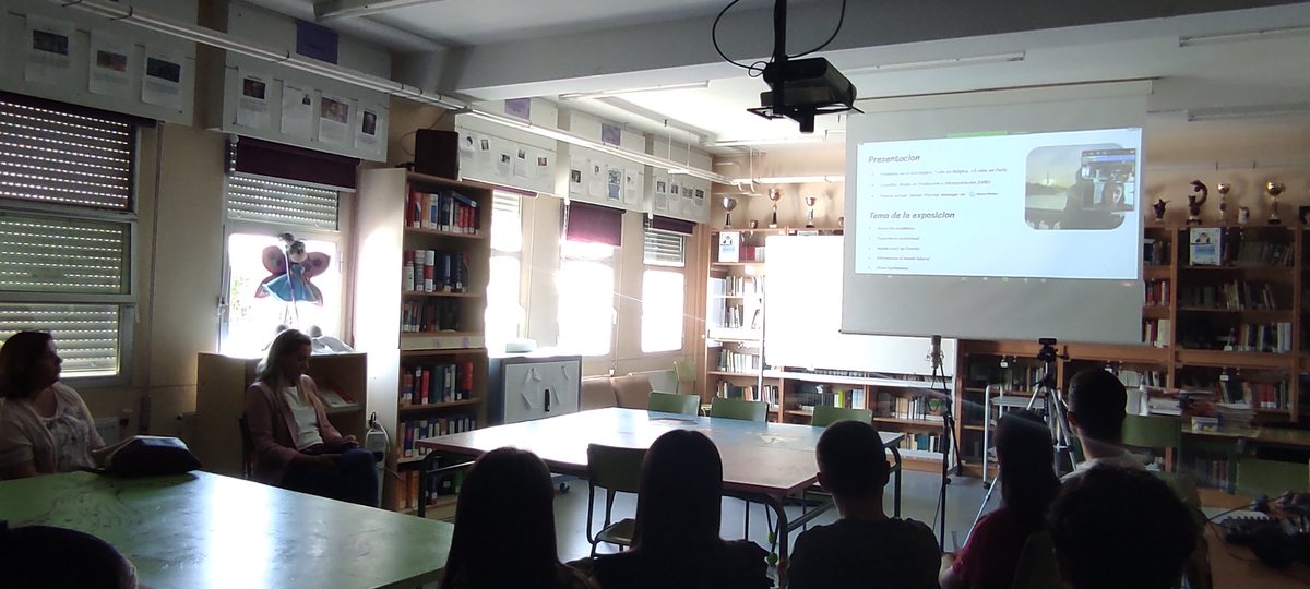 CristinaRamosG4's tweet photo. Gracias al #ProgramaLink de @JuntaEx_Mundo hoy conectamos con nuestro "talento" en París: Natalia Santos Aspano, antigua alumna que hoy ejerce un puesto de responsabilidad en la empresa francesa @ManoMano_FR  Gracias también a @AlburFrance y @CastilloRadio por el esfuerzo técnico https://t.co/MTgRTGTir1