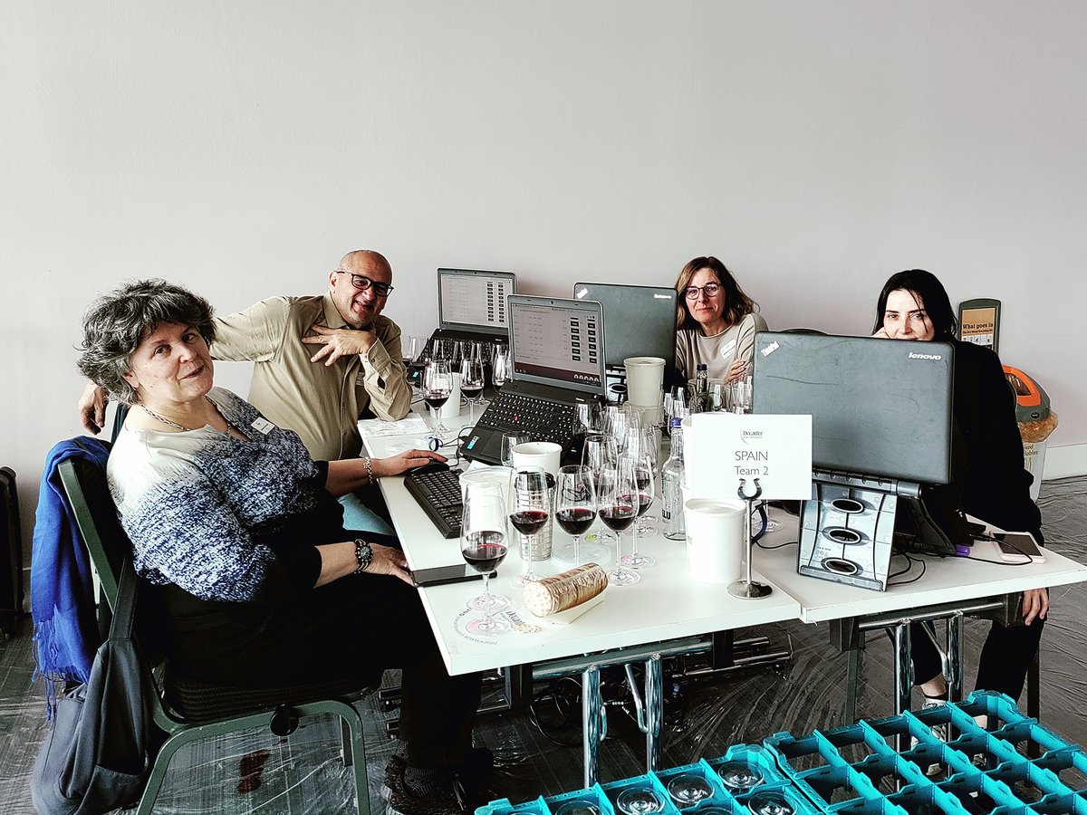 Tras participar como jurado en la última edición de los <a href="/Decanter/">Decanter</a> World Wine Awards, os contamos cómo se llevan a cabo las catas y qué profesionales valoran los vinos españoles ow.ly/Vz0X50JaOJl
