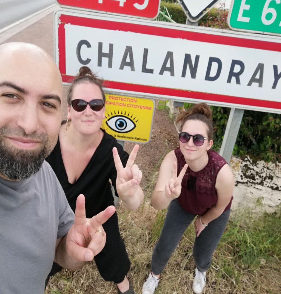 NUPesVienneCir2's tweet photo. Nos équipes de choques dans toutes les communes de la circo2 pendant toute la campagne des #législatives! ✊
Bonjour de #Chalandray, #Frozes et #Benassay les militant·es, @SoumailleV et @Leveque_A sont partout, n'hésitez pas à venir discuter d'un avenir en commun. https://t.co/lixDRvk1N5