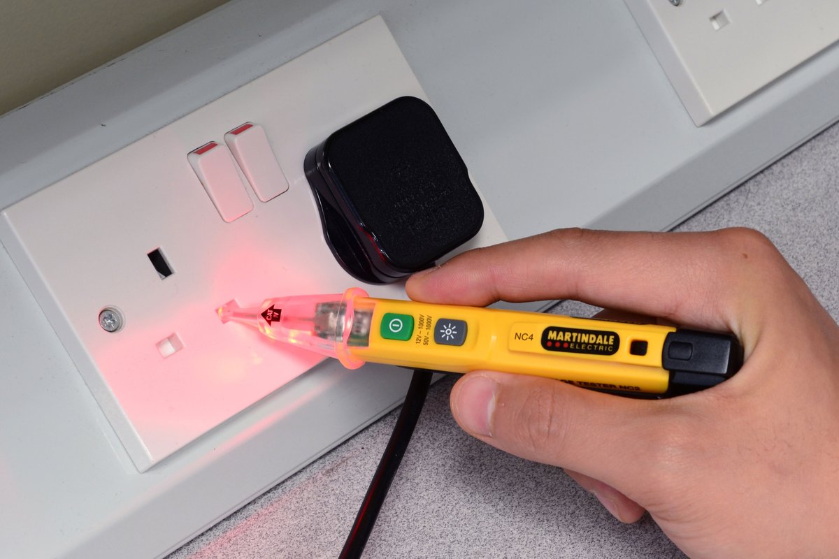 PB_mag's tweet image. Martindale’s ‘winning tips’ for Non-Contact Voltage and Magnetic Field Detection

probuildermag.co.uk/features/marti… @MartindaleElec #Fielddetection