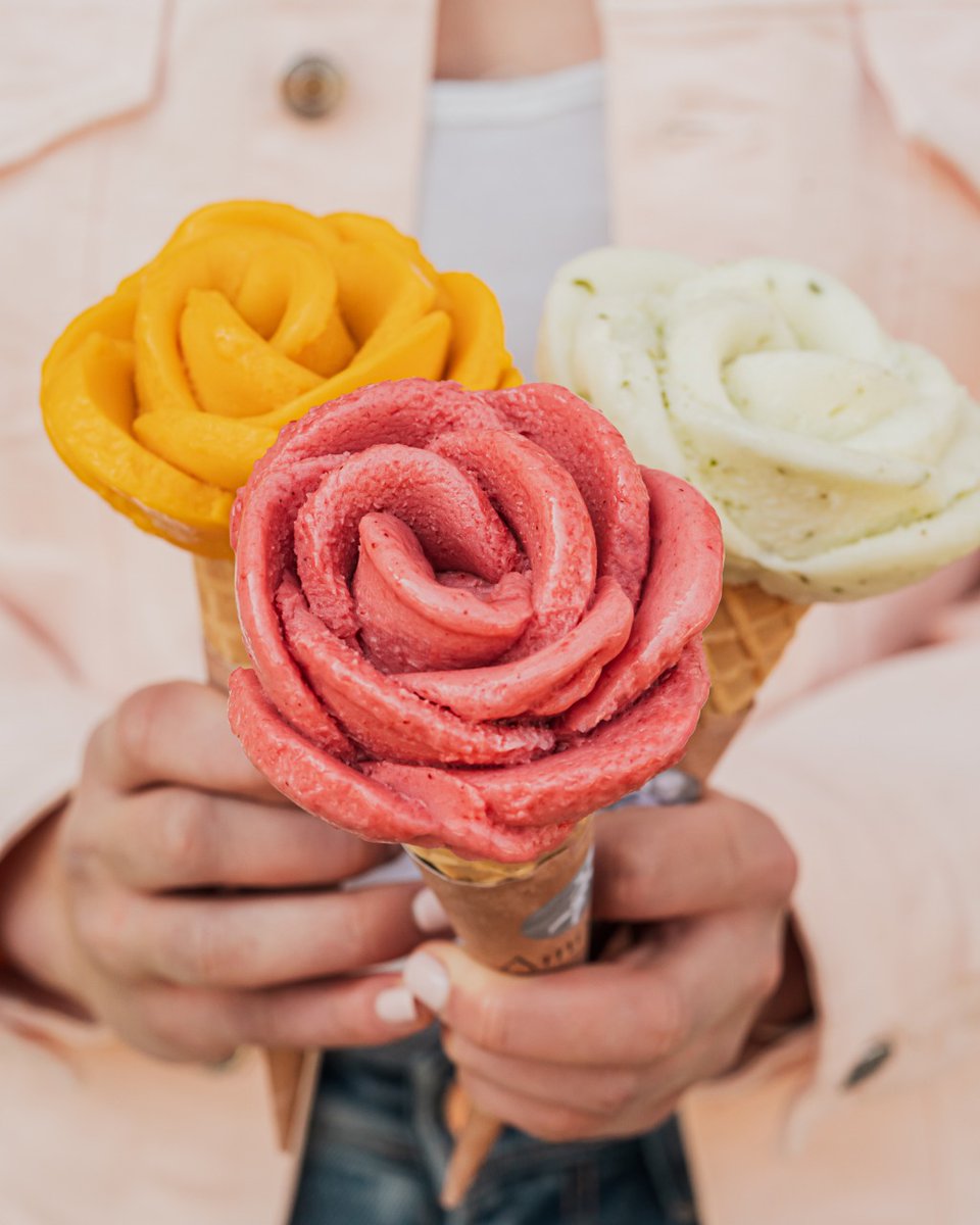 BeRichmondUK's tweet photo. A flower bouquet is always special, but when it's made with authentic Italian gelato from @AmorinoUK it's just that little bit extra!
#liveworkexplore #richmond #gelato #london https://t.co/FU6LPivY7g
