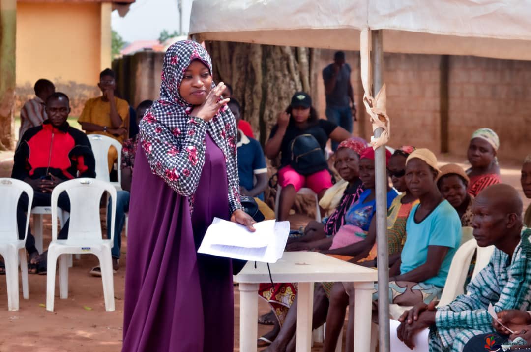 SusoProgram's tweet photo. Citizen's participation sensitization by  #SpeakUpStandOutNG activist @gloemmanuel25 promoting the participation of young persons in active politics by encouraging them to get registered with any political party of their choice.

#PVC #BIVAS #VOTERS #youthvoices #Youthaction https://t.co/XytU6EtMOG