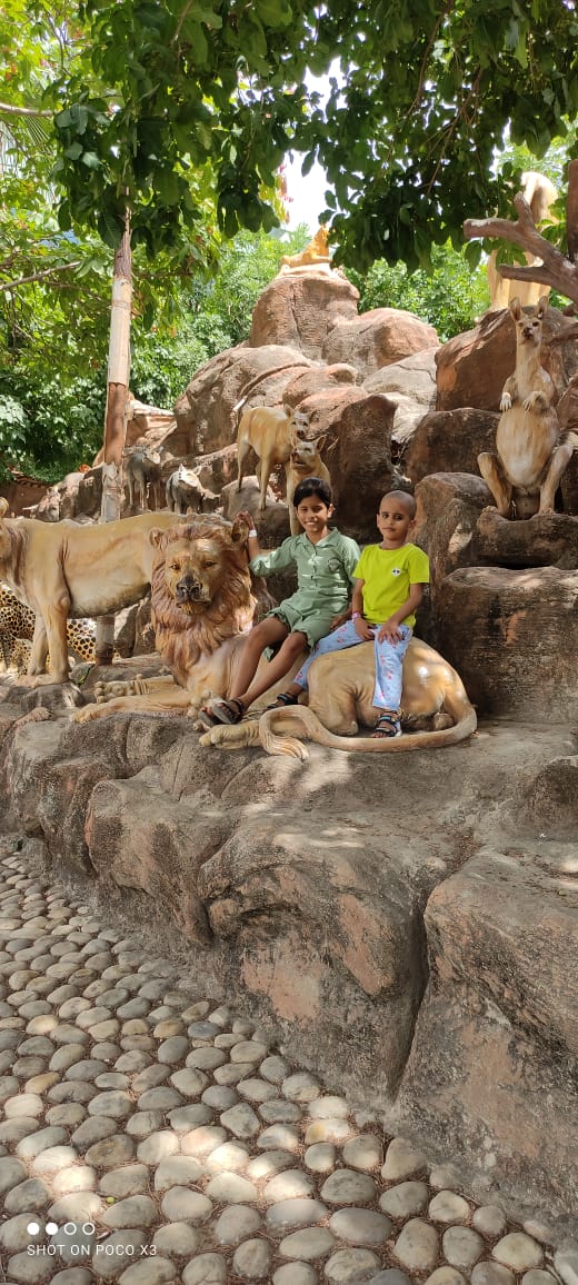anshulyadav234's tweet photo. #blueworldthemepark 
इस पार्क का उद्घाटन समाजवादी सरकार में माननीय @yadavakhilesh जी के द्वारा किया गया था जहां भाजपा की सरकार प्रदेश हिंदू मुस्लिम करके माहौल खराब कर रही है वही ये  पार्क सभी धर्मों के लोगो को जोड़कर आपस मे भाईचारे का प्रतीक है ये है @samajwadiparty सरकार के काम https://t.co/f3zmRu5odC