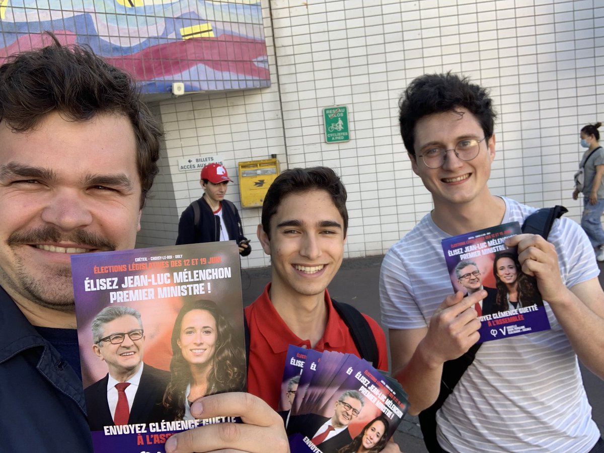 ClementAgostini's tweet image. Grosse distribution de tracts ce matin au métro Créteil Université pour @Clemence_Guette ! 

On va gagner ! 

#NUPES