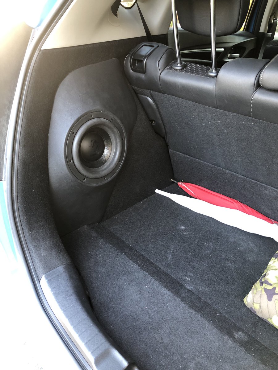 himuro918's tweet photo. 完成♪
いい音だ
埋め込みは荷物積めるしカッコ良い
#groundzeroaudio #三沢市 #fit #gp5 https://t.co/cW4jQbr2Yj