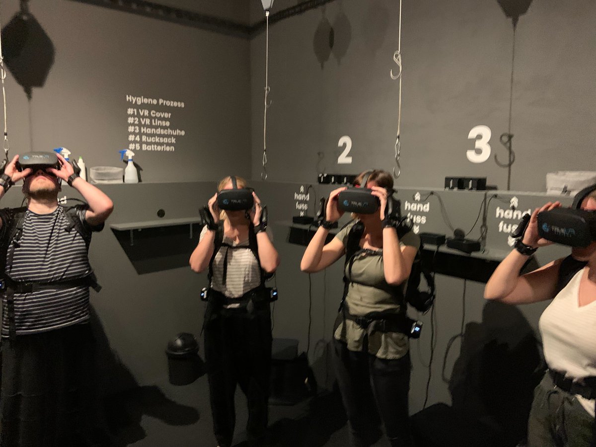 unic_drupal's tweet image. We had a blast discovering foreign worlds and diving into virtual reality @FusionArena 🪐🌌
#VR #adventure #teamevent