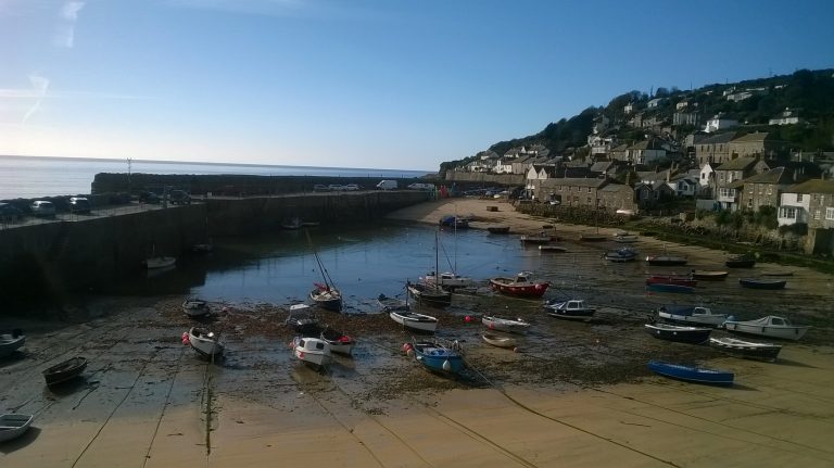 Mousehole is a picturesque fishing village in #Cornwall. This village has charm and beauty and is a great place to take photos or for artists to paint. It is quite a quaint place with fantastic views and an interesting harbour. rjontour.com/mousehole/ #travvchat #traveltribe
