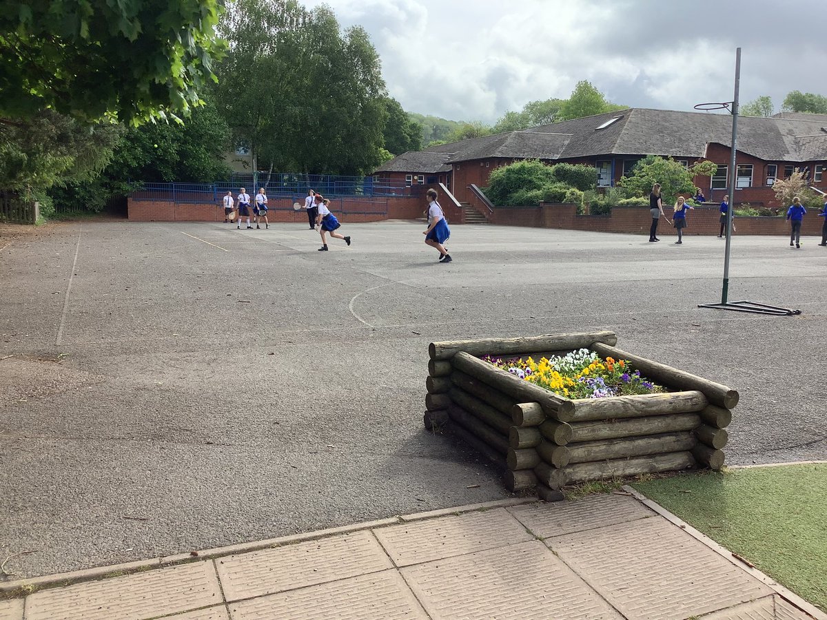 6CC_LPS's tweet photo. When you’re given some free choice time, the first question with this year group is always, ‘Can you open the PE shed please?’ ⚽️🎾🏉🏀🥅🏑 #LPSpe #LPSactive https://t.co/TH285ZttFa
