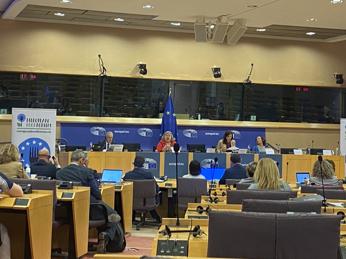 Listening with much interest to today’s @EUFoodForum event on FOPNL. There is a blatant need, in the  #EUsinglemarket, to harmonise labelling. It is up to each individual to choose a healthy diet, but the information should be available, says @ClaraAguilera7.  #LetsTalkAboutFood