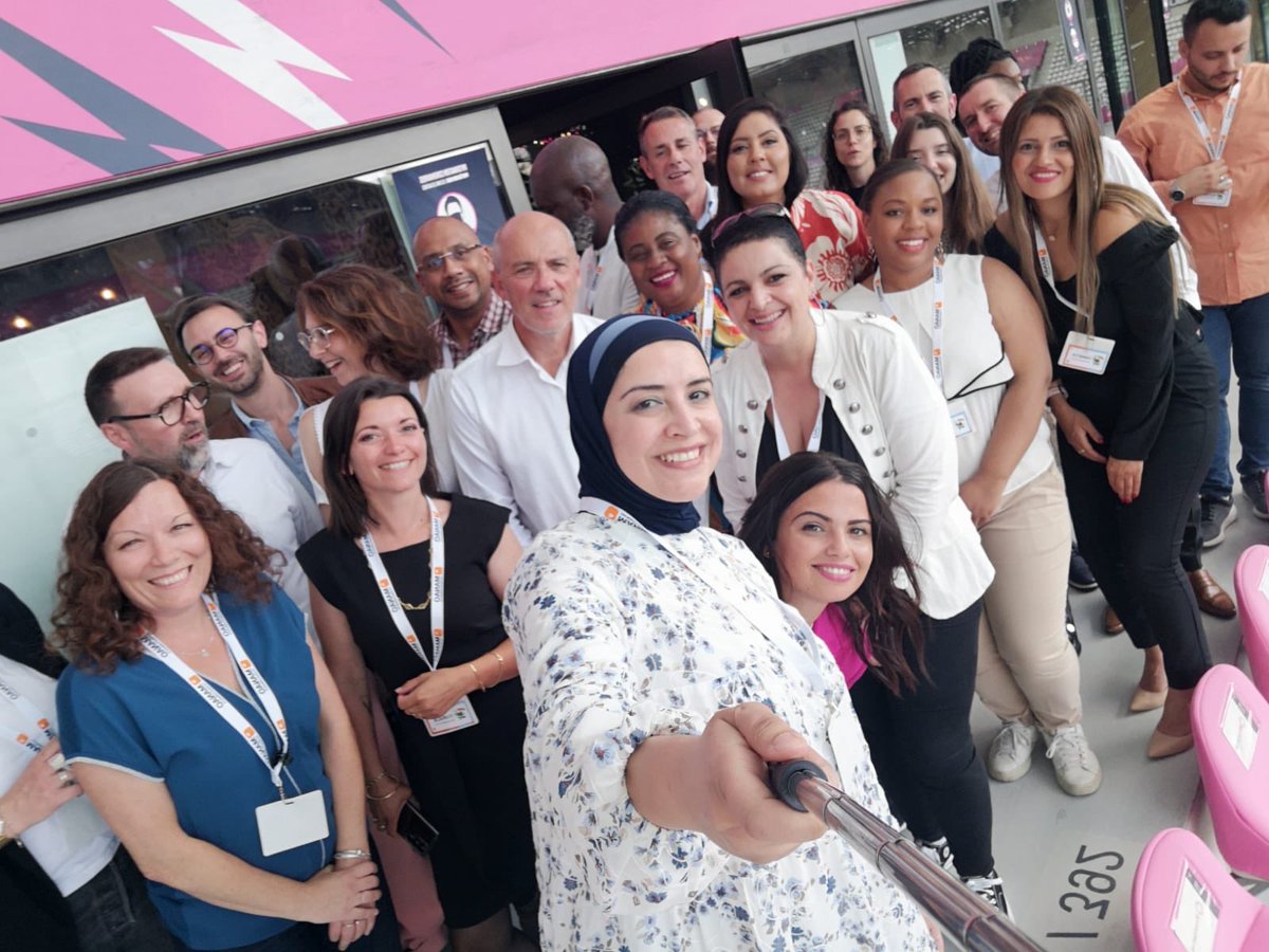 Derniers échanges avec les ambassadeurs de #Manao, le réseau social d’⁦<a href="/orange/">Orange</a>⁩.
Leurs sourires valent bien plus que toutes les primes.