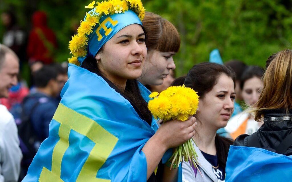 Latvian_MFA's tweet photo. Today, we commemorate the victims of the #CrimeanTatar People's Genocide by the Soviet regime in 1944. 🇱🇻 knows the pain.
In 2014, Russia illegally annexed #Crimea and once again turned against Tatars, causing oppression and suffering. We strongly condemn it. #CrimeaIsUkraine 🇺🇦 https://t.co/NbN24EyAKO