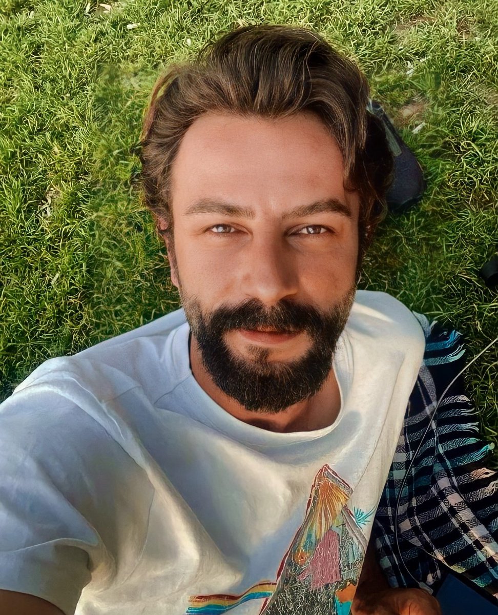 DTural's tweet photo. #GökberkDemirci'den doğaya nazır yepyeni kare. 🔆😎 https://t.co/RT7w5JMmLr
