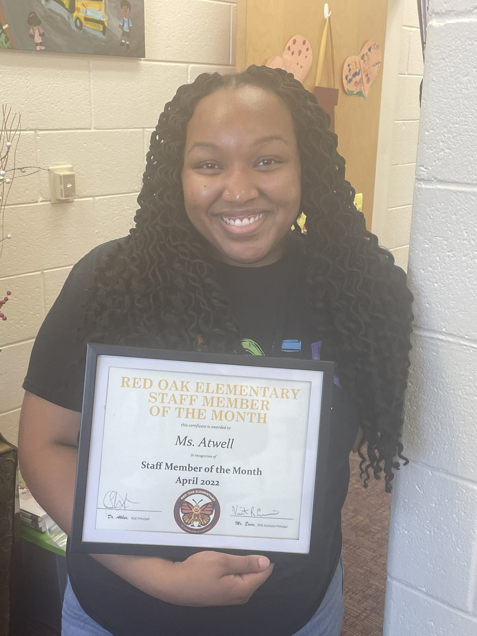 Red Oak Elementary School on Twitter: "Proud to congratulate our April staff faculty member of the month, Mrs. Charles and Ms. Atwell. @ROEPrin_Akbar @Crobept33 https://t.co/xobsgy60K9" / Twitter
