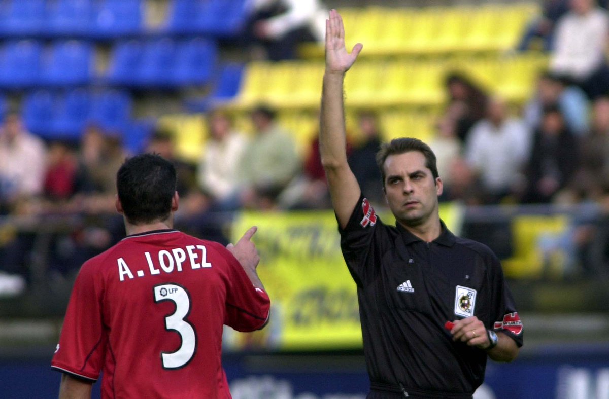Moisés García Arenas (@moigarciaa) on Twitter photo Aquest passat dilluns, a <a href="/NovaRadioLloret/">Nova Ràdio Lloret</a>, vaig poder entrevistar <a href="/XaviMoreno1/">Xavi Moreno</a>, exàrbitre de Primera Divisió i ara president del CTA català. Per mi, que sempre sóc molt crític amb el col·lectiu arbitral, va ser un plaer parlar amb ell de diferents temes.👇
go.ivoox.com/rf/87077860 Aquest passat dilluns, a <a href="/NovaRadioLloret/">Nova Ràdio Lloret</a>, vaig poder entrevistar <a href="/XaviMoreno1/">Xavi Moreno</a>, exàrbitre de Primera Divisió i ara president del CTA català. Per mi, que sempre sóc molt crític amb el col·lectiu arbitral, va ser un plaer parlar amb ell de diferents temes.👇
go.ivoox.com/rf/87077860