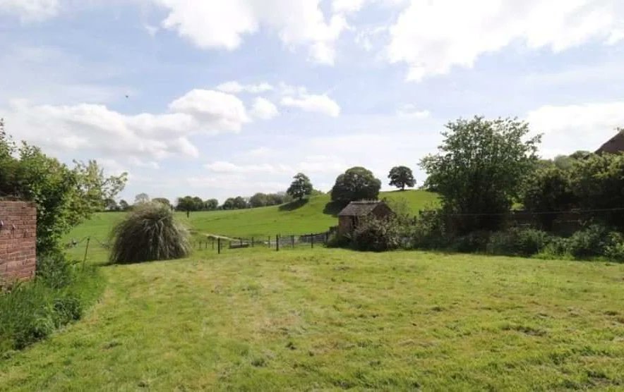 ⭐️ AVAILABLE FOR LONG TERM LET
⭐️ RURAL PROPERTY
⭐️ STUNNING VIEWS
⭐️ TRADITIONAL FARMHOUSE
⭐️ PARKING &amp; GARDENS
⭐️ AVAILABLE MID JUNE 

bit.ly/3lilBnz

Call Ellie and her team today on 01785 223344

 #ProudGuildMember #propertystaffordshire #propertytolet