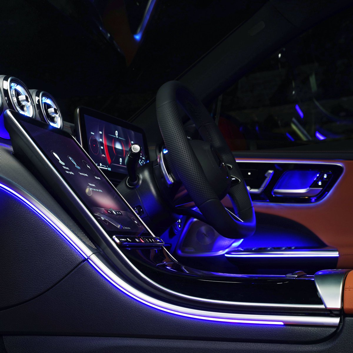 MercedesBenzInd's tweet photo. Behold the elegance and comfort of the all-new C-Class in its advanced tech and fully digital display.

#NewCClass #NewComfortZone #NextGenTech #MercedesBenzIndia https://t.co/VrRRu4G7MU