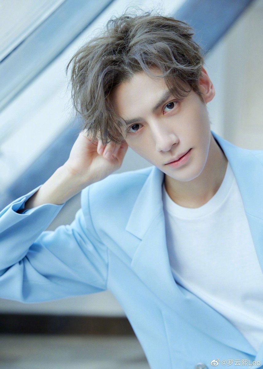 LuoYunxiFanClub's tweet photo. #LuoYunxi x Chando livestream pt1
#罗云熙 https://t.co/hweWMZUAF8