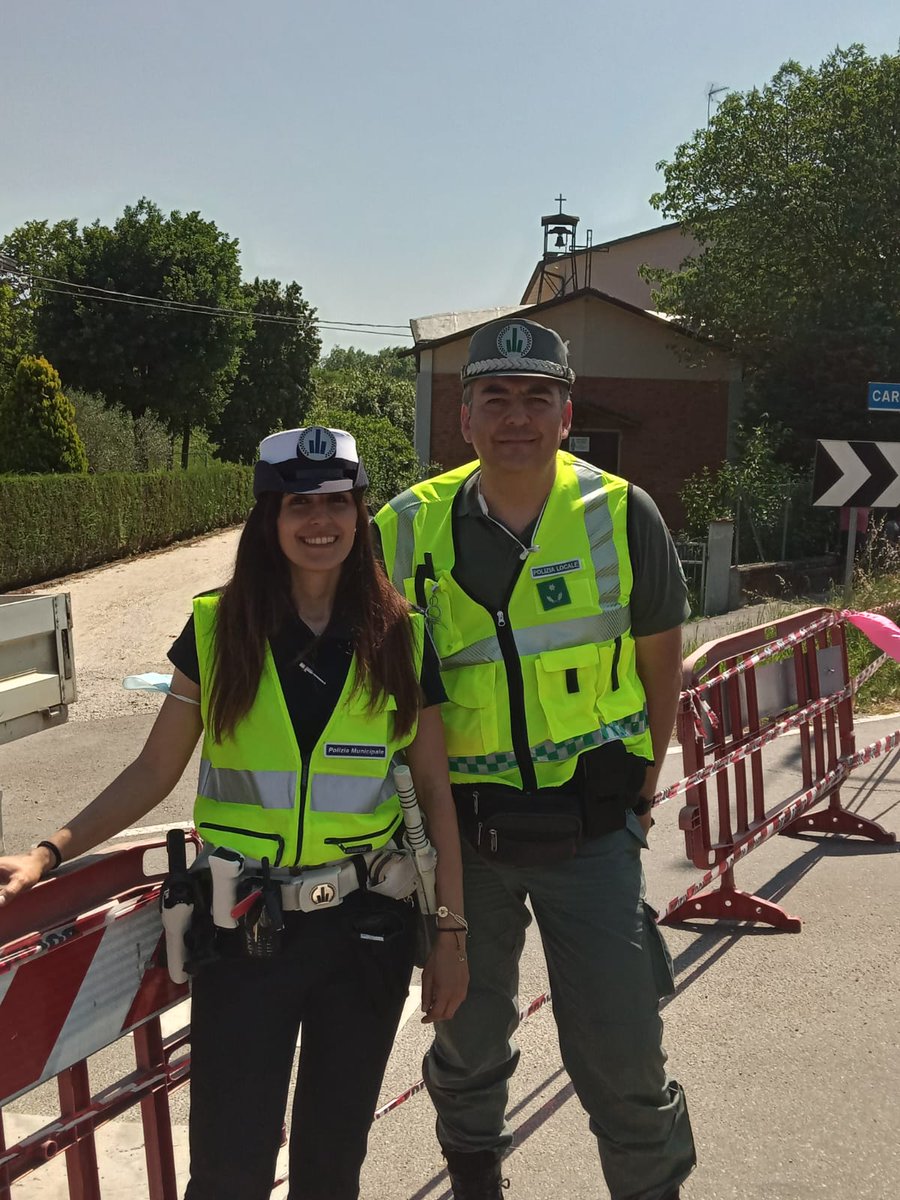 PMTerredargine's tweet photo. #GiroDItalia #PLGiro #18maggio #accadeora ringraziamo per la collaborazione la #PoliziaProvinciale 👉tutti impegnati con il @giroditalia https://t.co/tLJLlO0KiH