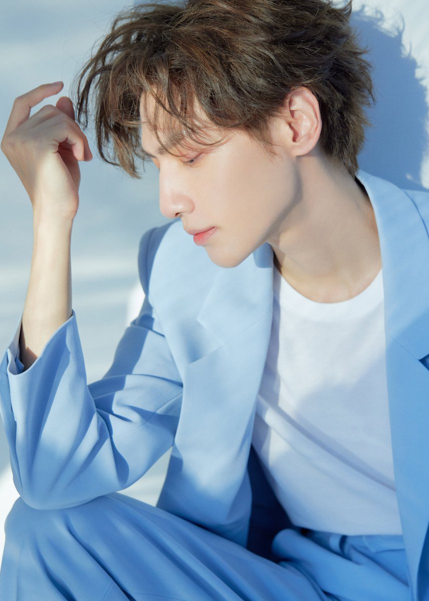 LuoYunxiFanClub's tweet photo. #LuoYunxi x Chando livestream pt1
#罗云熙 https://t.co/hweWMZUAF8