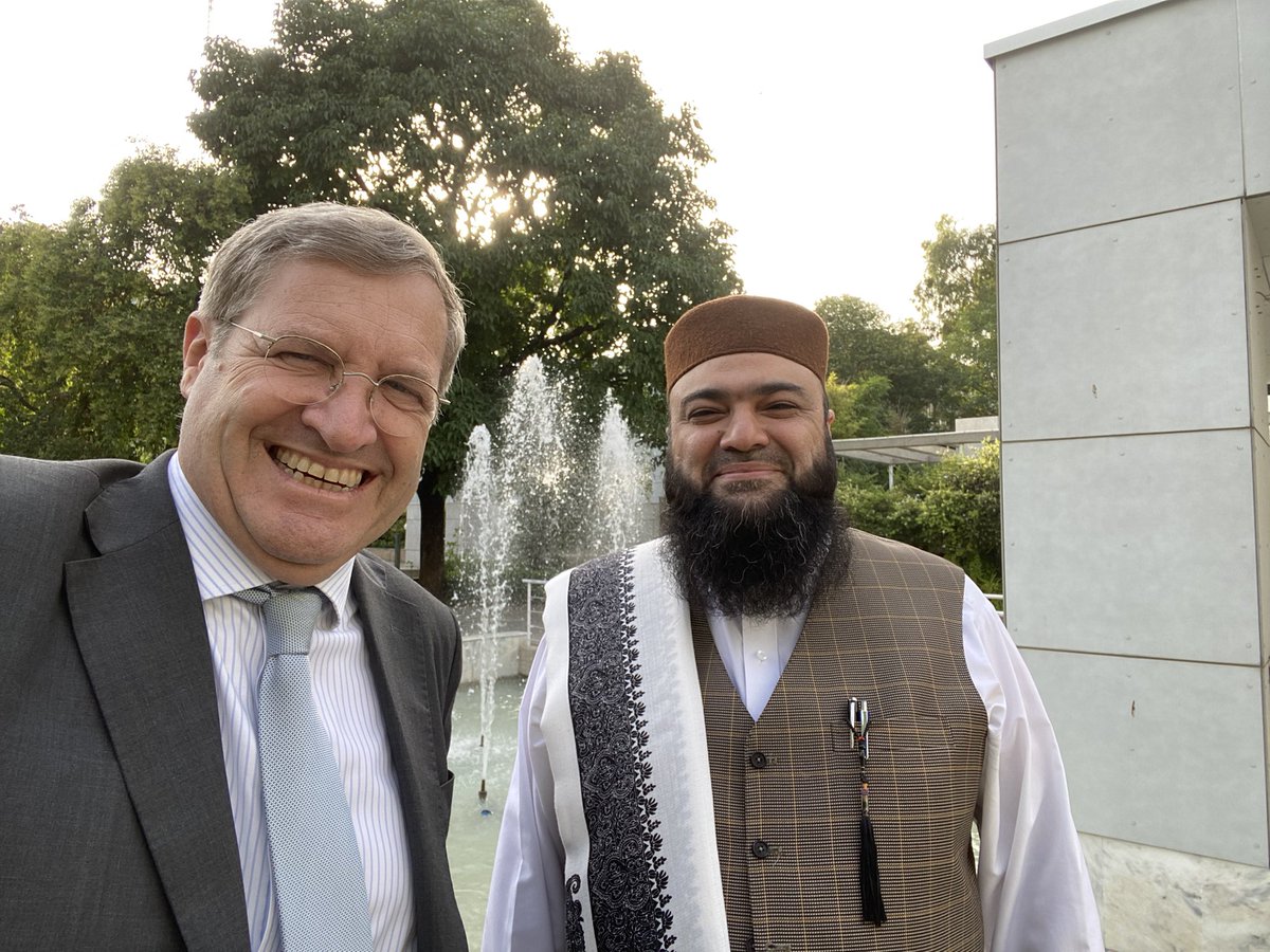 SwissAmbPak's tweet photo. Not long after my visit of the historical and splendid #MuhabbatKhan Mosque in #Peshawar in January, I was so pleased to welcome Moulana Tayyab Qureshi, Chief Khateeb Khyber Pakhtunkhwa, at the Swiss Embassy in Islamabad today https://t.co/yktWbOHBHV