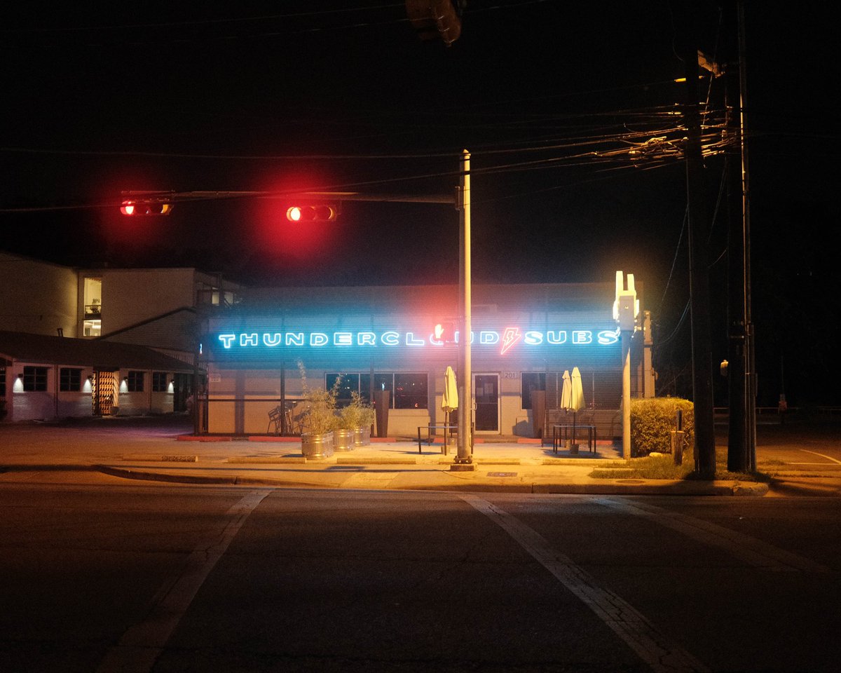 lukepg's tweet photo. Austin was full of beautiful neon signs. Glad I managed to get a few frames of some I liked. #fujifilm #travelphotography #fujifilm_xseries #NightPhotography https://t.co/ZLR2pdkUUZ