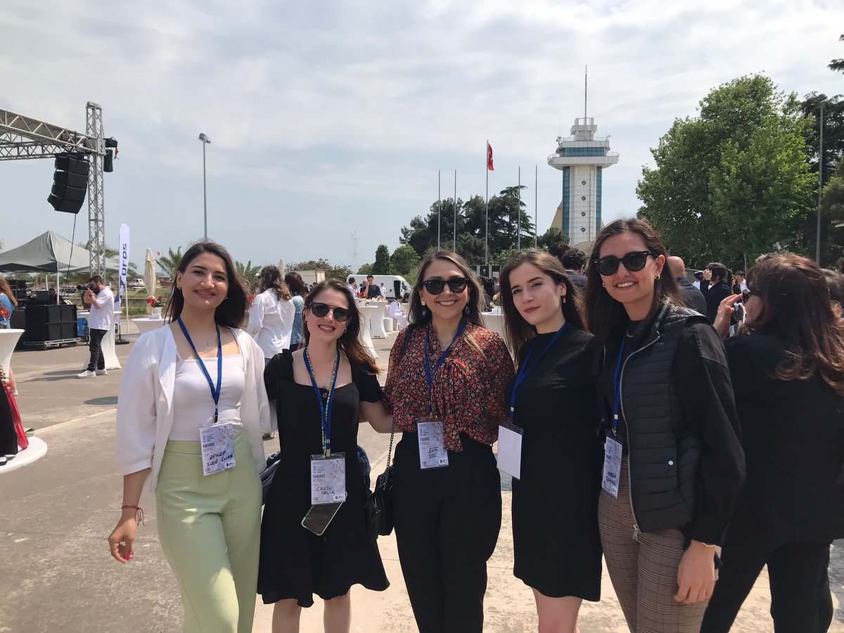 elifkc_dr's tweet photo. 18 Mayıs Uluslararası Denizci Kadınlar Günümüz kutlu olsun #UluslararasıDenizciKadınlarGünü #YakamozFestivali https://t.co/fhpRXNkUuF