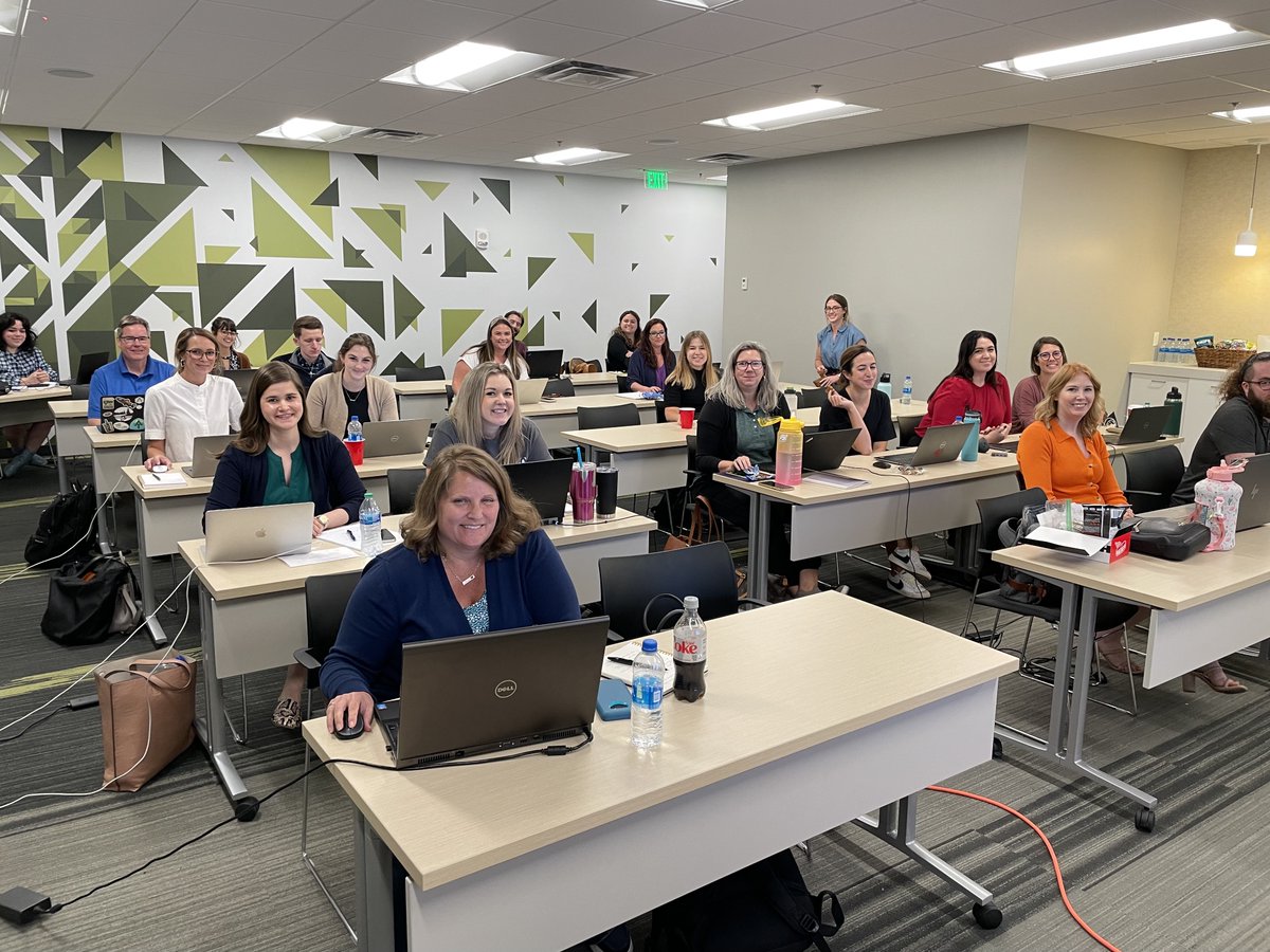 ShafferCreative's tweet photo. Julie Shaffer, CPSM wrapped up her AEC-specific, in-person (yay!) InDesign workshop for @SMPSNashville  yesterday. Julie dropped some #SCKnowledgebombs, and students left with new styles and efficiencies to tackle their next big proposal or SOQ! https://t.co/OSvnav3ME1