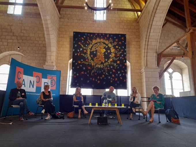 CLEMI (@leclemi) on Twitter photo Le #CLEMI au forum Médias & Citoyenneté. Conférence sur la co-éducation et le numérique avec S. Rochard <a href="/Report_cite/">Association Report'Cité</a> D. Caroti <a href="/AcAixMarseille/">Acad. Aix-Marseille</a> @DChevrinais <a href="/AxelleDesaint/">Axelle Desaint</a> V. Mazurier <a href="/univbordeaux/">Université de Bordeaux</a> <a href="/ViSassoon/">Virginie Sassoon 🦋</a> #CLEMI.
Ressources présentées par @s_valade sur le stand de @canope_49. Le #CLEMI au forum Médias & Citoyenneté. Conférence sur la co-éducation et le numérique avec S. Rochard <a href="/Report_cite/">Association Report'Cité</a> D. Caroti <a href="/AcAixMarseille/">Acad. Aix-Marseille</a> @DChevrinais <a href="/AxelleDesaint/">Axelle Desaint</a> V. Mazurier <a href="/univbordeaux/">Université de Bordeaux</a> <a href="/ViSassoon/">Virginie Sassoon 🦋</a> #CLEMI.
Ressources présentées par @s_valade sur le stand de @canope_49.