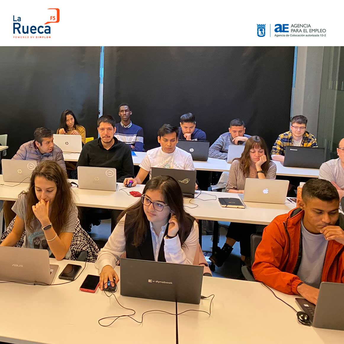 laruecaas's tweet photo. #LaRuecaF5 #escuelainclusiva L@s coders del #BootcampFullStack concentrados en #ProgramarSuFuturo 💻 💪 en @LaNaveMadrid. Un proyecto financiado por @aempleomadrid https://t.co/qrdywBcnIA