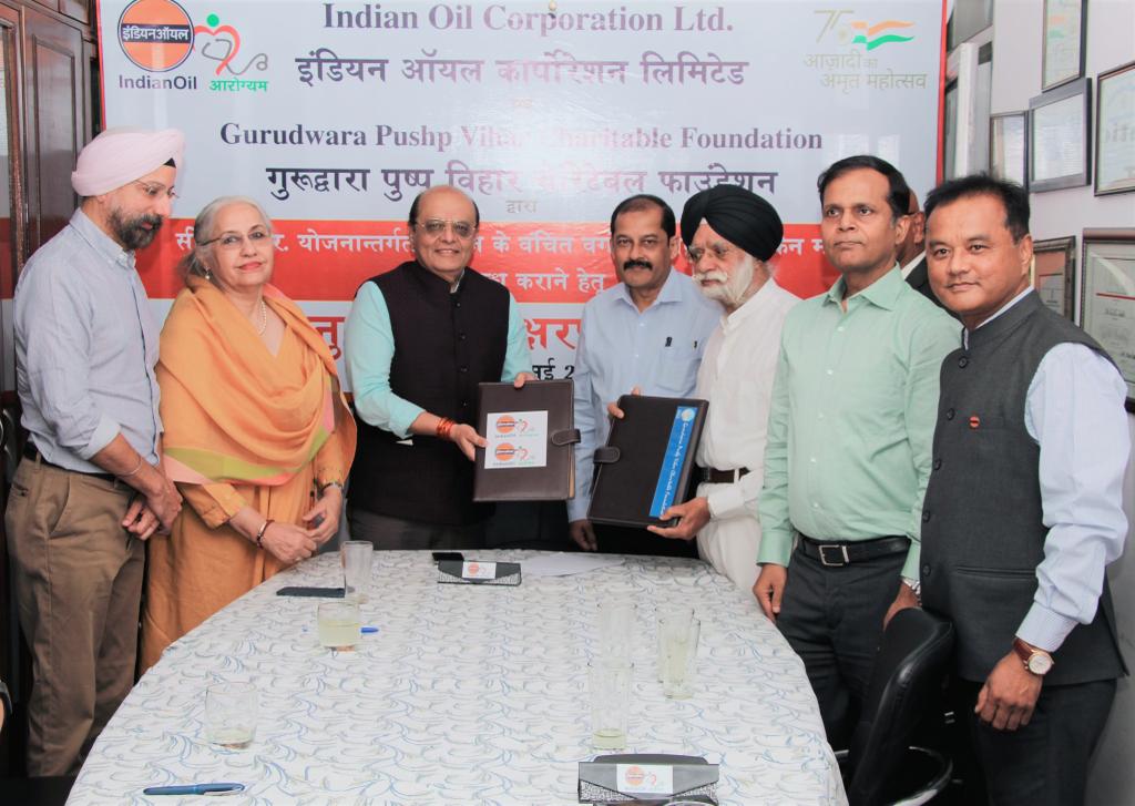 IOCL_Delhi State Office (@delhiiocl) on Twitter photo Sh KTS Tulsi, <a href="/MPKTSTulsi/">K.T.S. Tulsi</a> Hon’ble MP and Sh Shyam Bohra, <a href="/Bohrashyam2/">Shyam Bohra</a> ED&SH, DSO exchanged MoA in presence of CMD,Dr Lal Pathlabs,ED (ER&CSR)& other Sr officials of IOCL to provide financial asistance of Rs.1.18 Cr to Gurudwara Pushp Vihar charitble foundtion under Indianoil CSR. Sh KTS Tulsi, <a href="/MPKTSTulsi/">K.T.S. Tulsi</a> Hon’ble MP and Sh Shyam Bohra, <a href="/Bohrashyam2/">Shyam Bohra</a> ED&SH, DSO exchanged MoA in presence of CMD,Dr Lal Pathlabs,ED (ER&CSR)& other Sr officials of IOCL to provide financial asistance of Rs.1.18 Cr to Gurudwara Pushp Vihar charitble foundtion under Indianoil CSR.