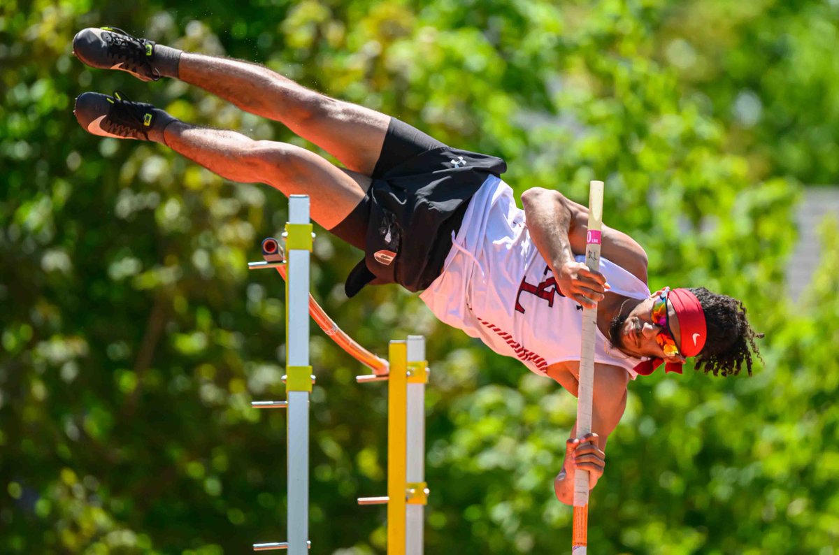 RL's Track &amp; Field team achieved a strong 2nd place finish in the ISL Championship meet on Saturday, earning 79 points—the team's best finish since 2013. Read about athletes' individual performances and records set, and view photos from the meet. ow.ly/6ZyG50Jb6Hn