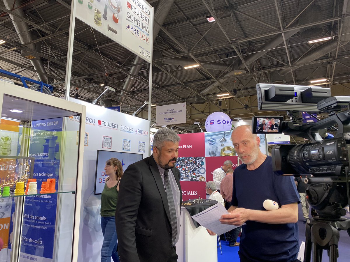 GroupeLinksy's tweet photo. Silence ça tourne … 🎥 Jean-Michel Vallette ingénieur technico commercial du groupe se fait interviewer par l’équipe du GI Channel @Salon_GI https://t.co/W0CLGDssRy